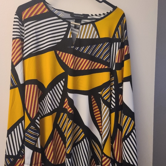 Top - Picture 2 of 4